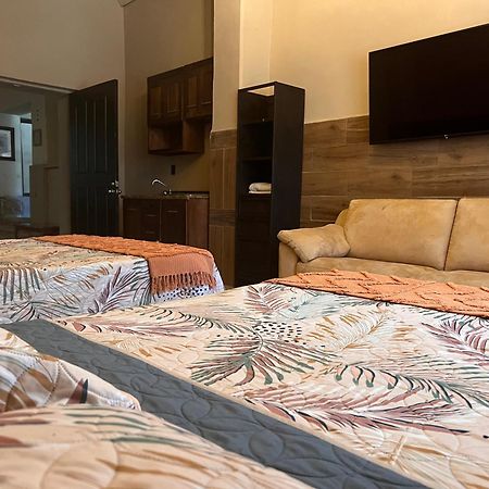 The Black Tree Hotel Colonial Масатлан Екстериор снимка