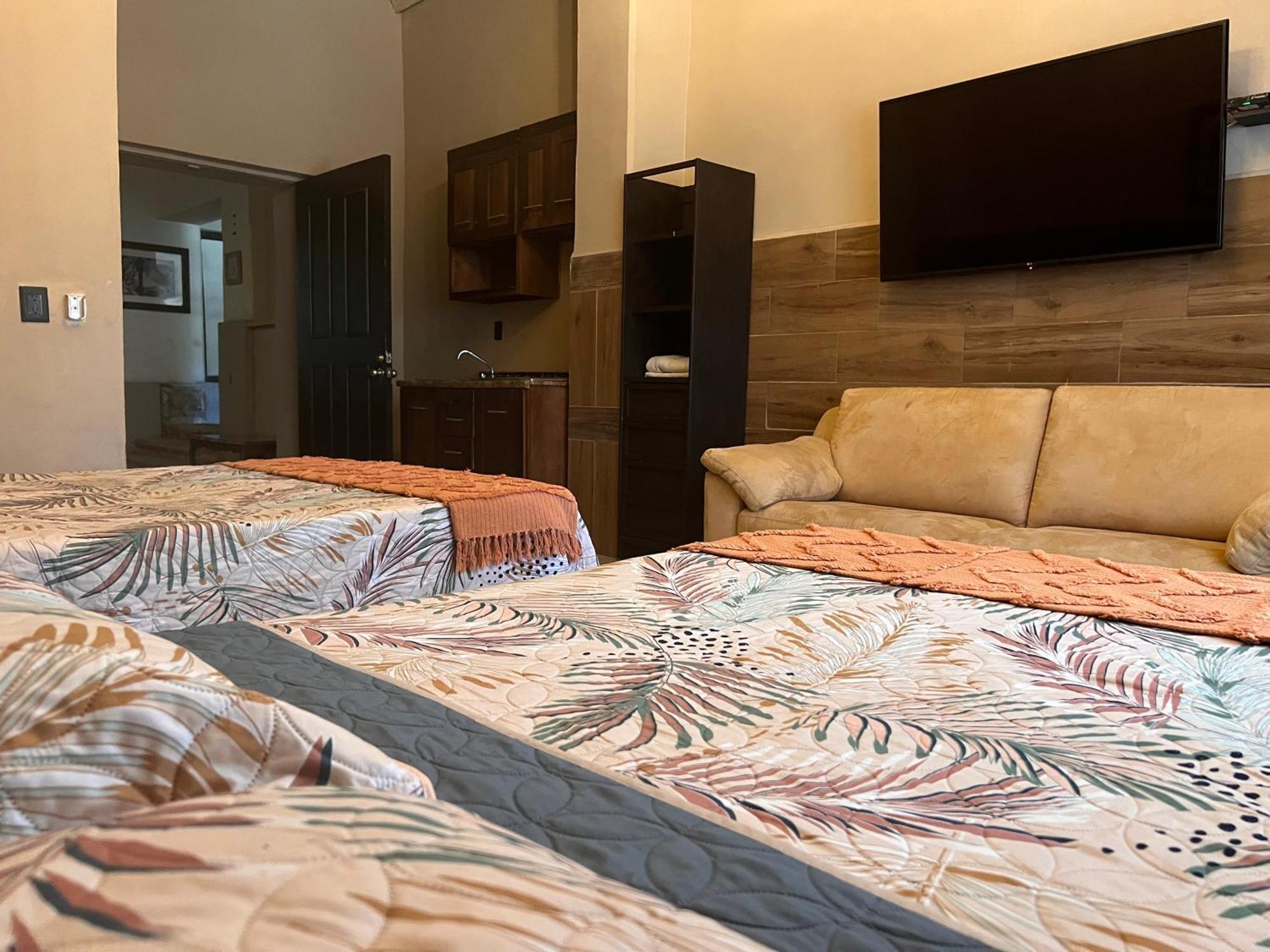 The Black Tree Hotel Colonial Масатлан Екстериор снимка